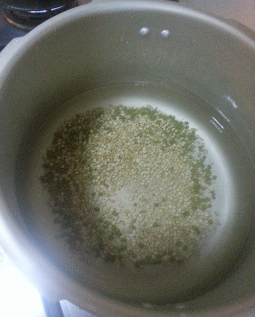 绿豆麦仁粥步骤4
