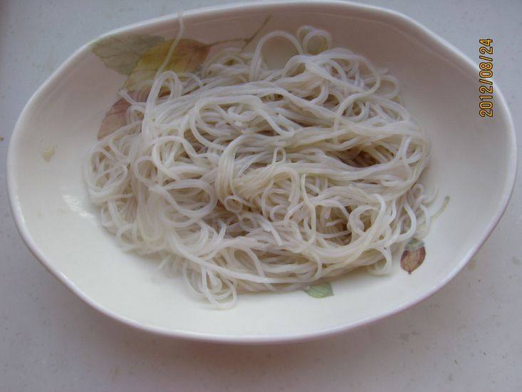 蟹味粉丝蒸丝瓜步骤2