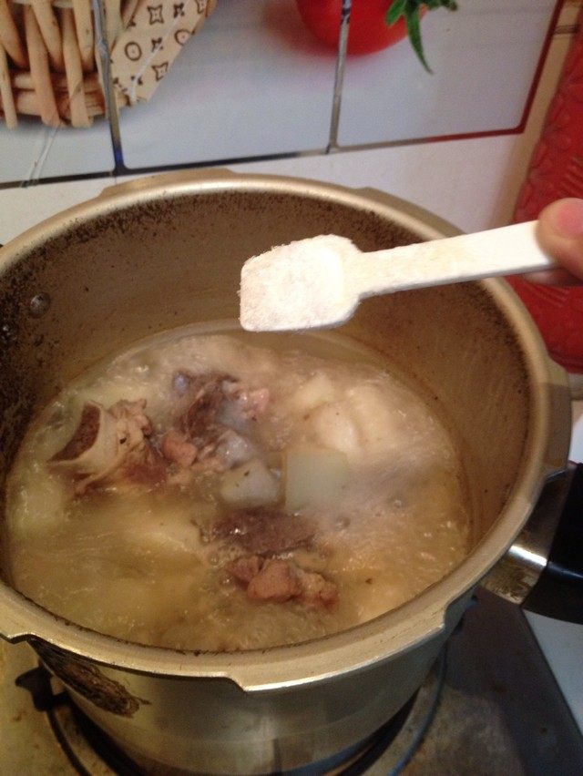 冬瓜胡萝卜烧筒骨步骤7