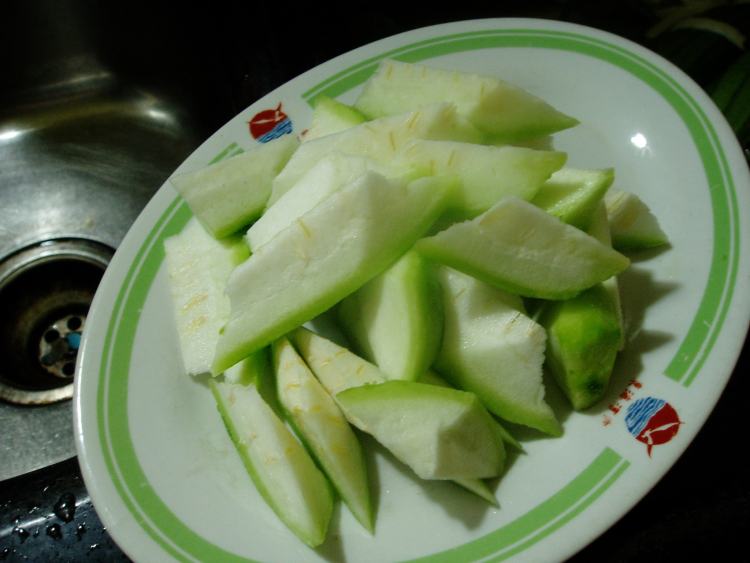 丝瓜炒肉片步骤2