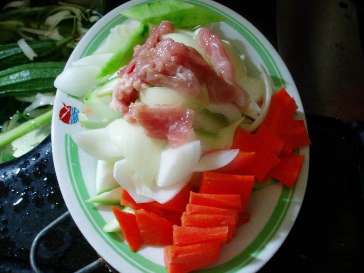 丝瓜炒肉片步骤4