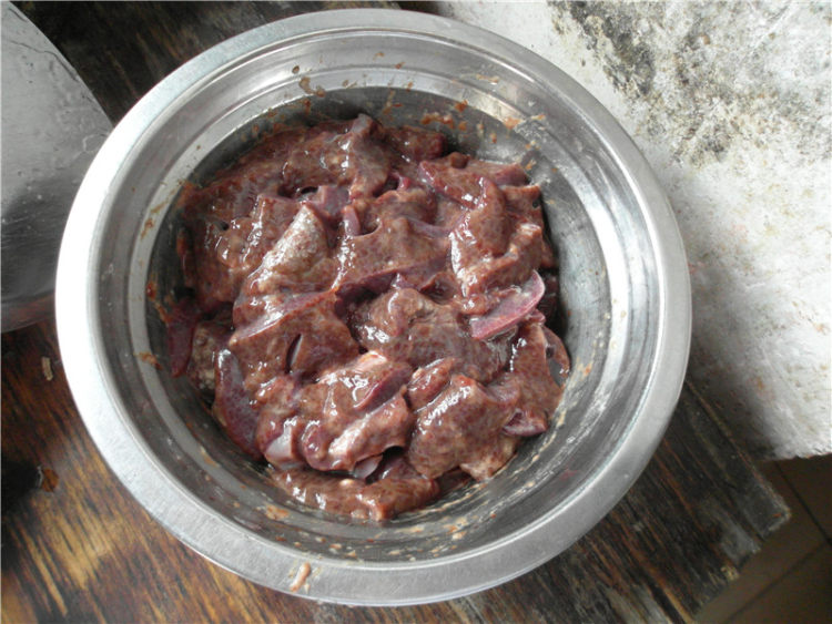 猪肝瘦肉冬瓜汤步骤3