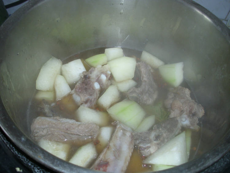冬瓜炖排骨步骤7