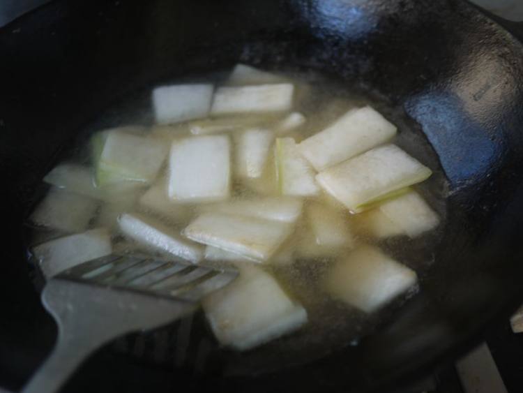 冬瓜烧肉圆步骤6