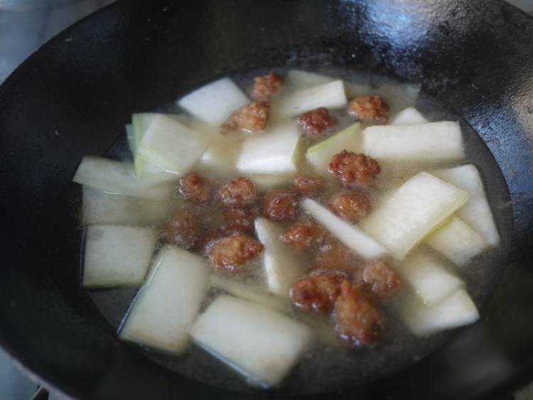冬瓜烧肉圆步骤7
