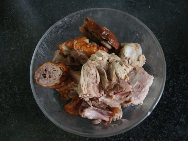 鸭骨冬瓜汤步骤1