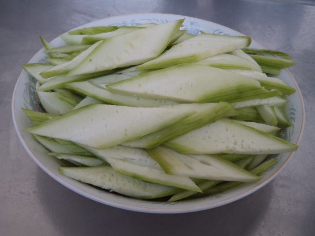 里脊肉炒丝瓜步骤3