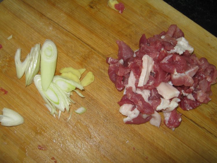 冬瓜片炒肉步骤3