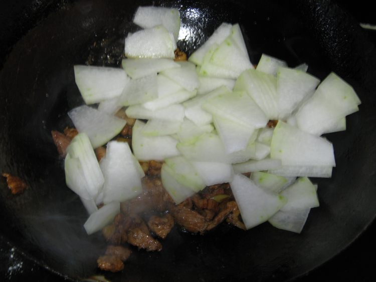冬瓜片炒肉步骤8