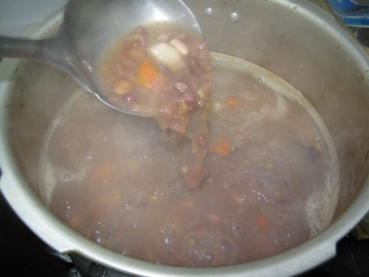 胡萝卜山药红枣粥步骤9