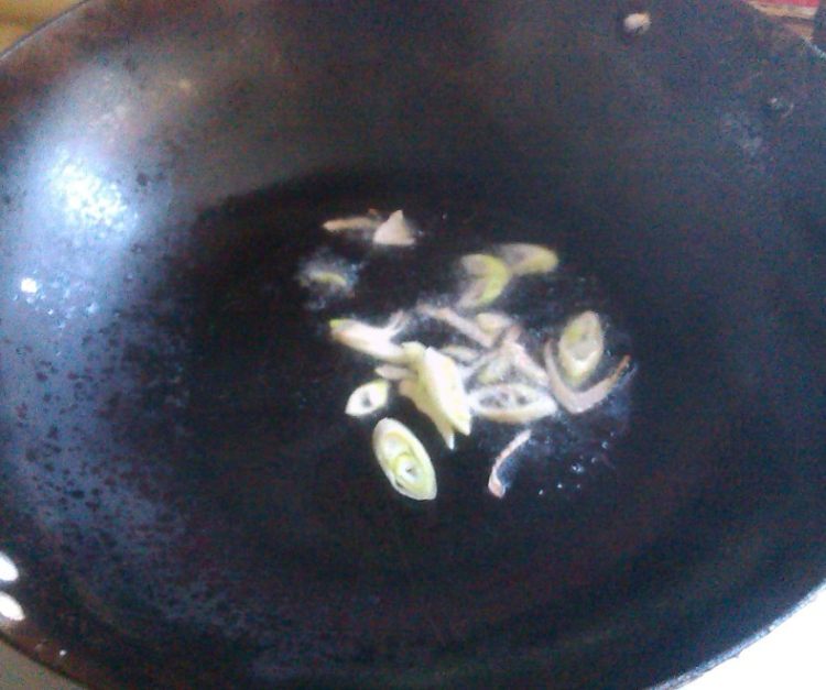 黑木耳烧丝瓜步骤3