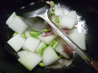 毛豆咸肉冬瓜汤步骤6