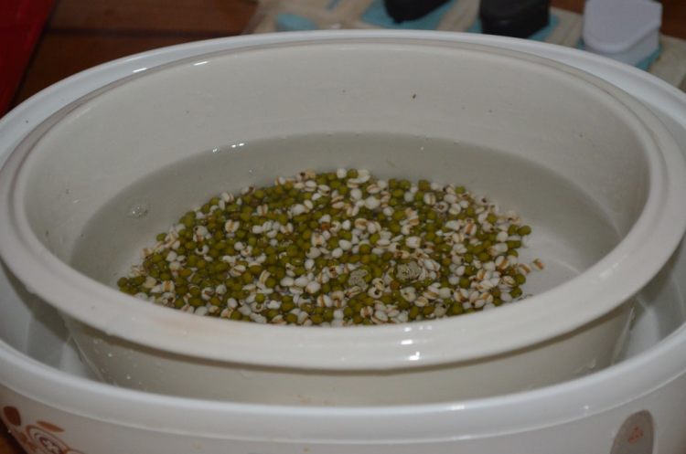 绿豆薏米粥步骤5