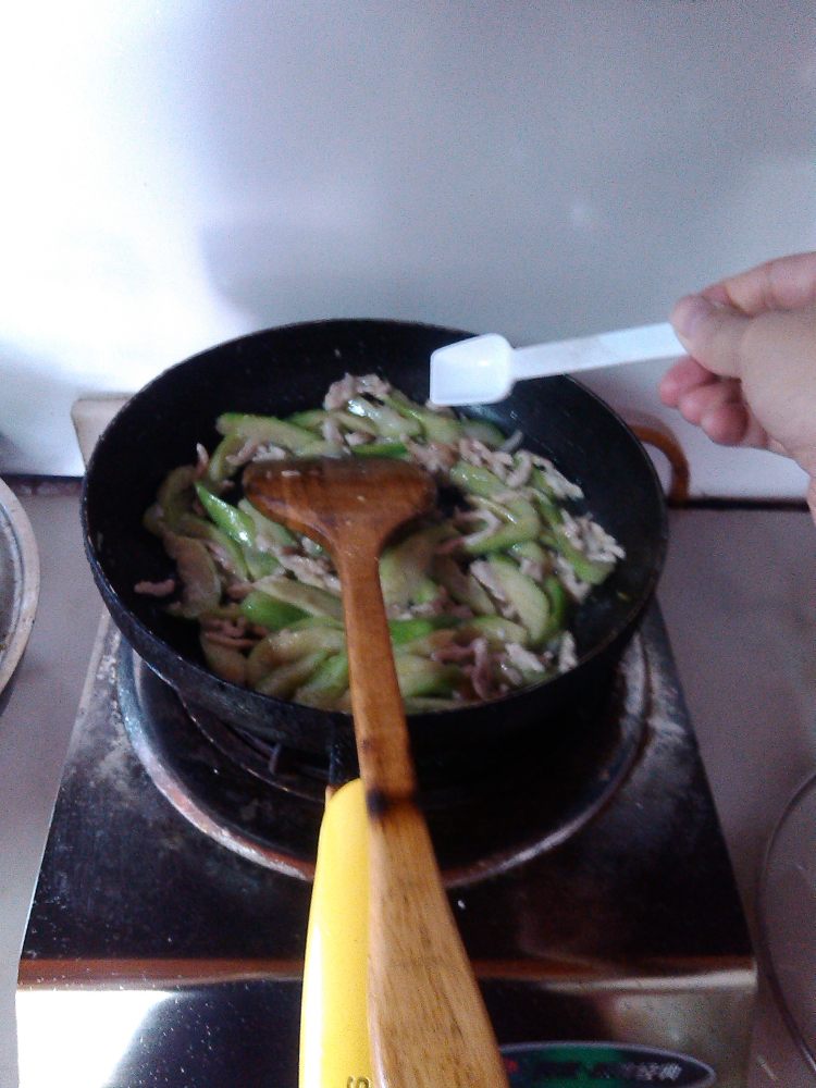 丝瓜炒肉丝步骤10