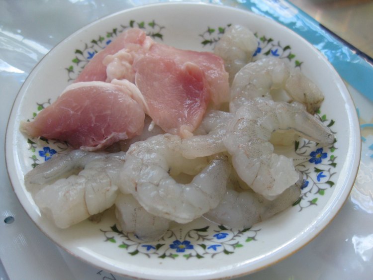 虾仁丝瓜肉片汤步骤3