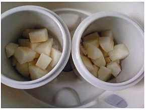 冰糖银耳梨羹步骤4
