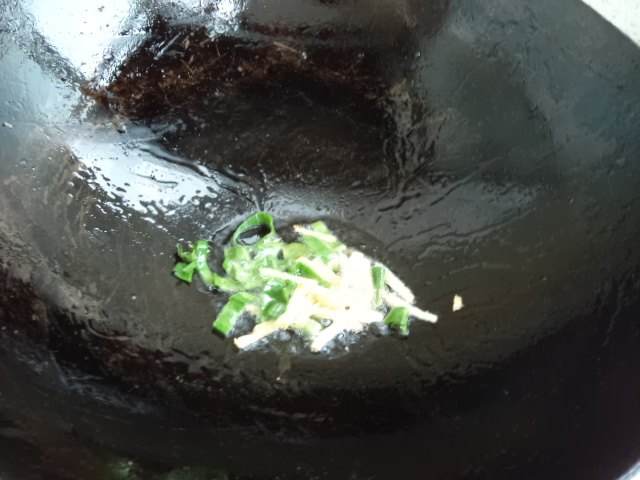 虾仁炒冬瓜步骤5
