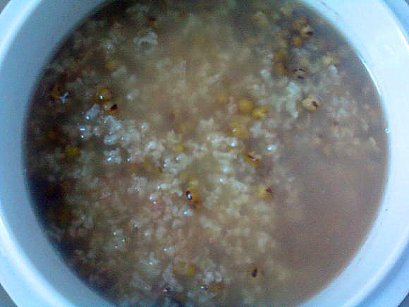 绿豆米粥步骤7