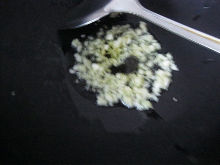 海米炒丝瓜片步骤4