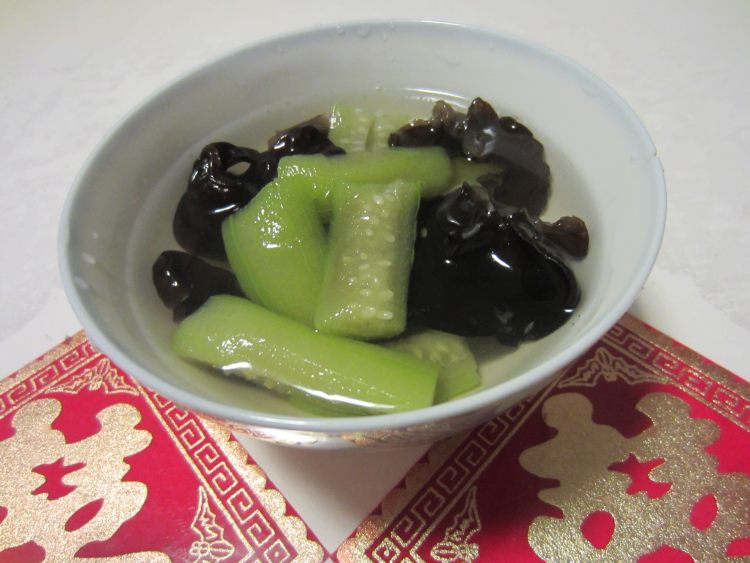 丝瓜木耳汤步骤6