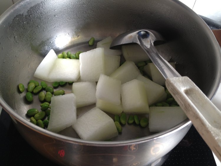 冬瓜毛豆虾皮汤步骤4