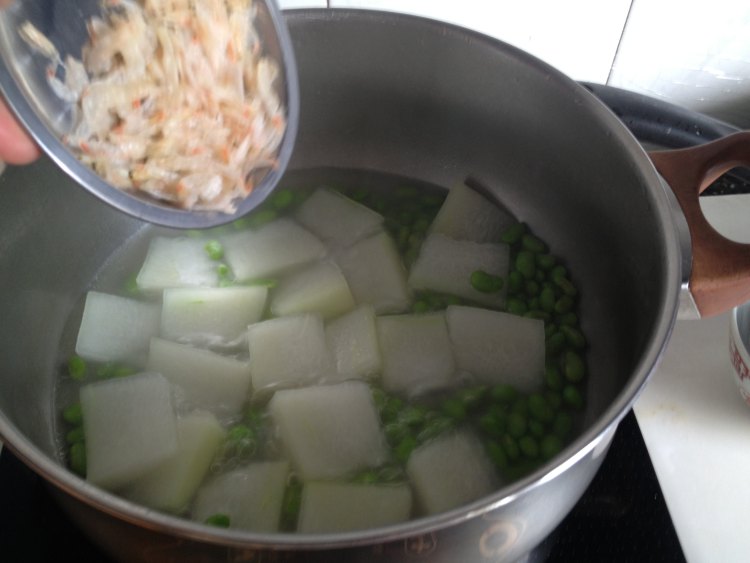 冬瓜毛豆虾皮汤步骤6