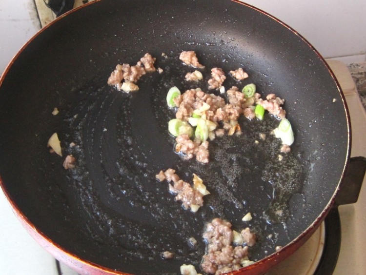 肉末丝瓜螺丝粉步骤6
