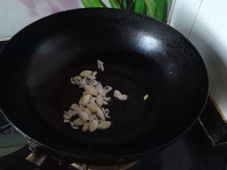 清炒金银瓜步骤6
