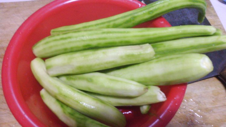 炒丝瓜片步骤1