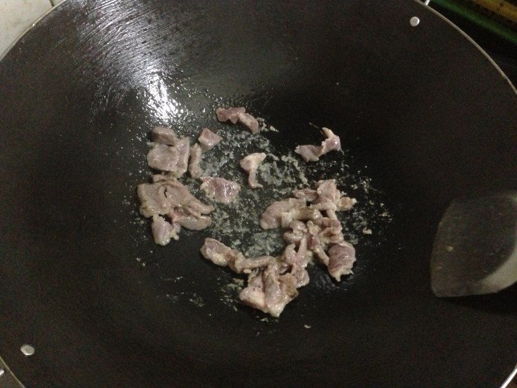 猪肉炒丝瓜步骤3