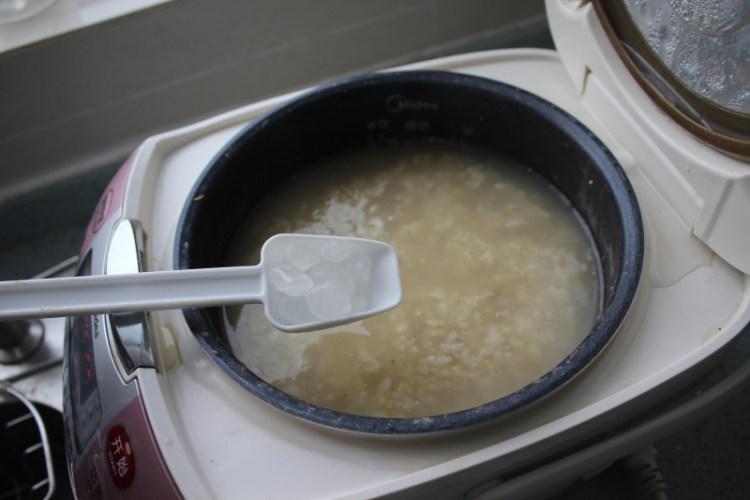 花样水果薏米粥步骤4