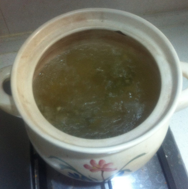 绿豆百合薏米汤步骤2