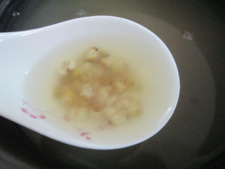 电压力锅绿豆薏米汤步骤10