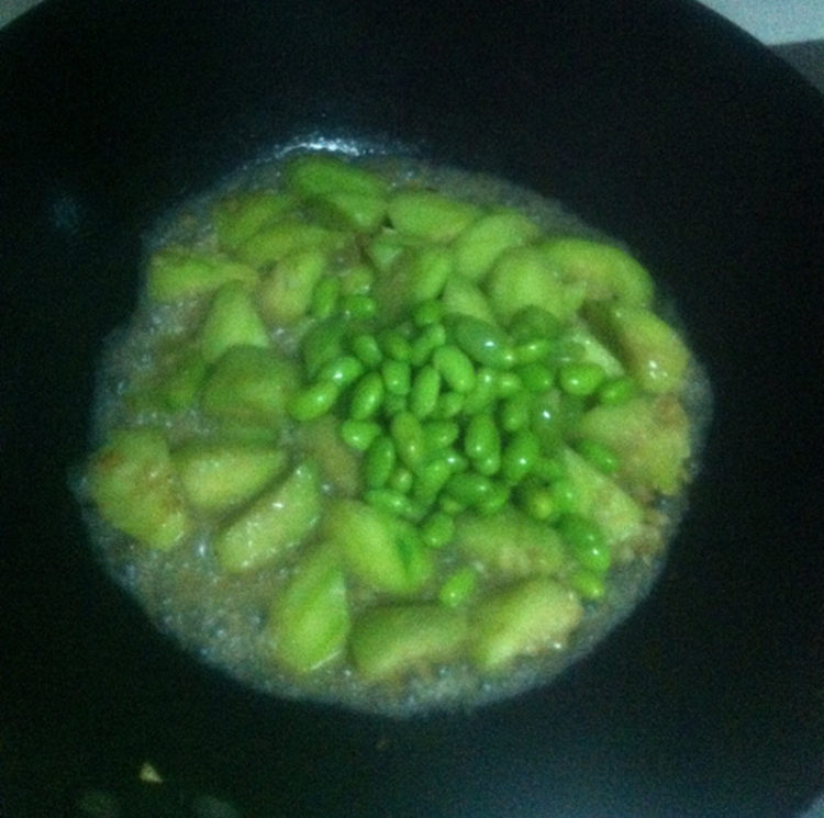 毛豆烧丝瓜步骤7