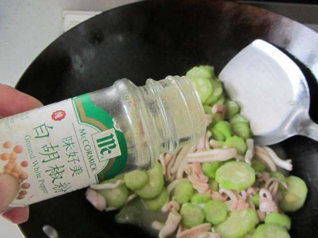 丝瓜炒鱿鱼步骤12