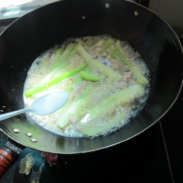 鱼香肉末丝瓜步骤8