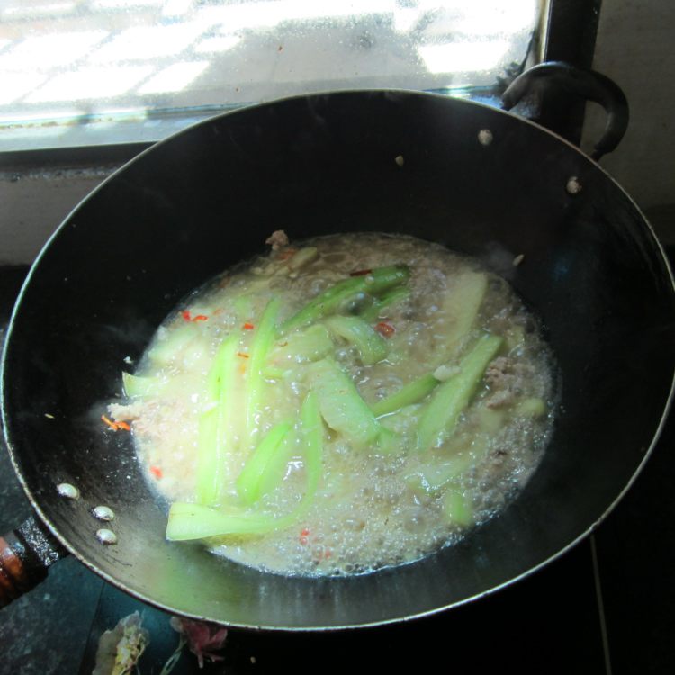 鱼香肉末丝瓜步骤11
