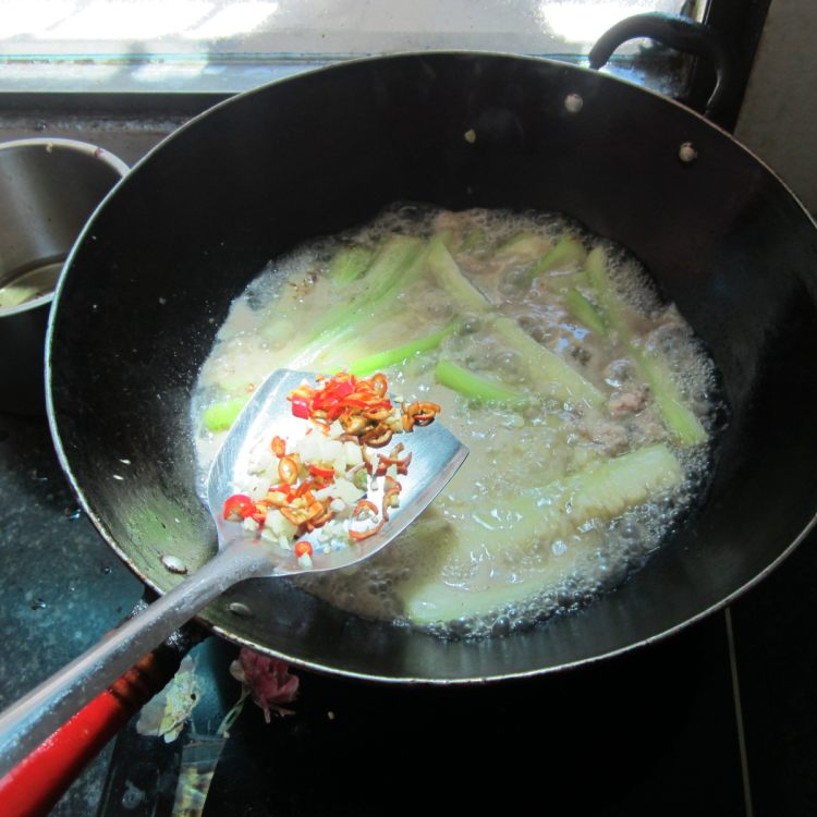 鱼香肉末丝瓜步骤9