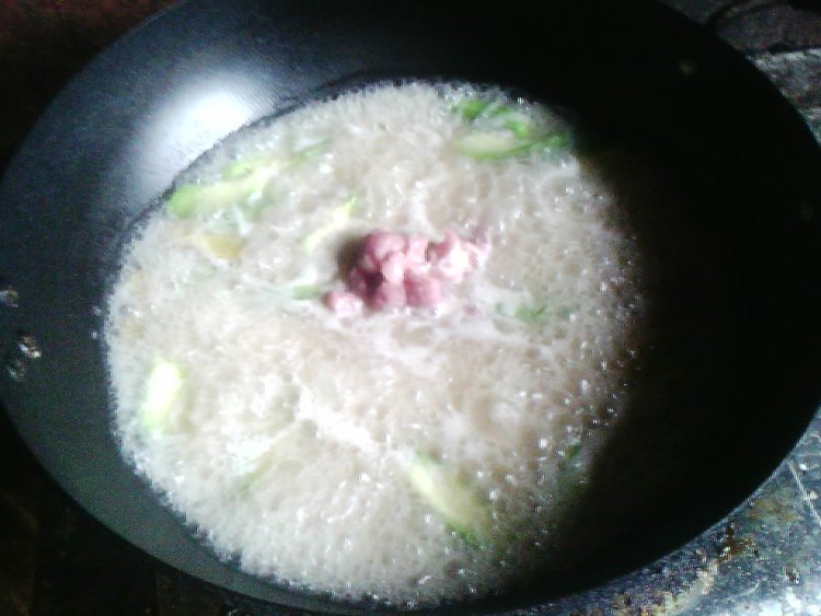 丝瓜瘦肉汤米汤步骤6