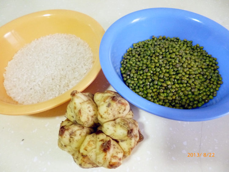 绿豆百合稀饭步骤1