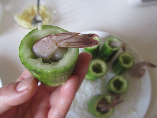 虾仁粉丝蒸丝瓜步骤8