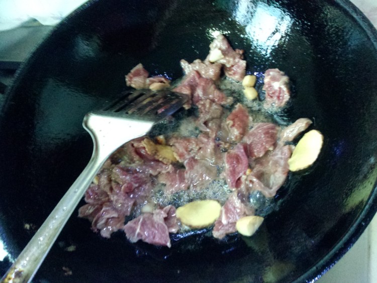牛肉炒萝卜步骤6
