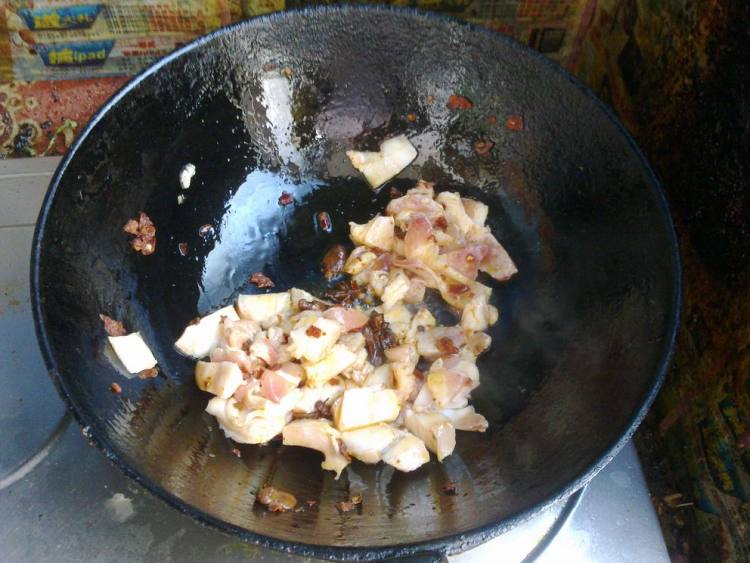 冬瓜蒜苔炒肉步骤3