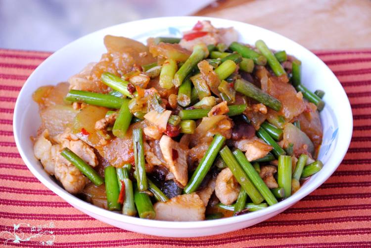 冬瓜蒜苔炒肉步骤11