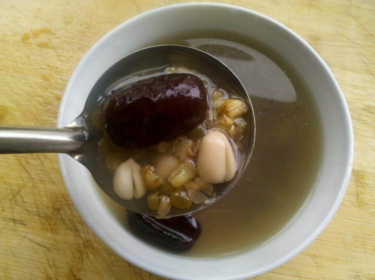 红枣花生绿豆汤步骤9