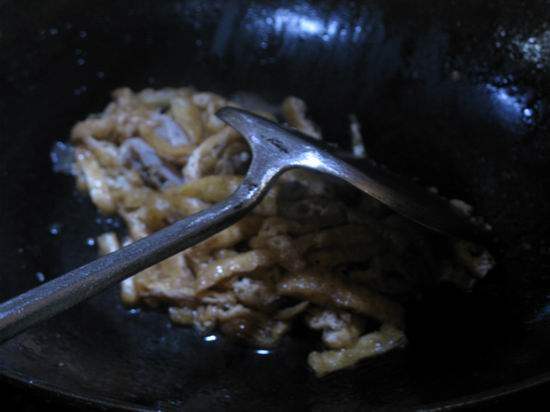 丝瓜炒豆皮步骤2