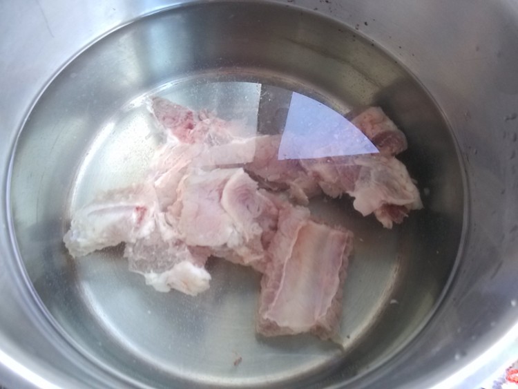 排骨绿豆冬瓜汤步骤3