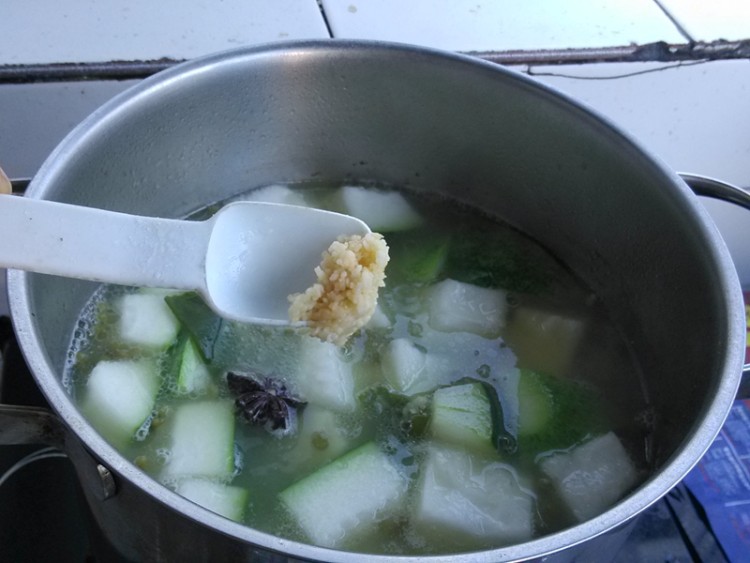 排骨绿豆冬瓜汤步骤12