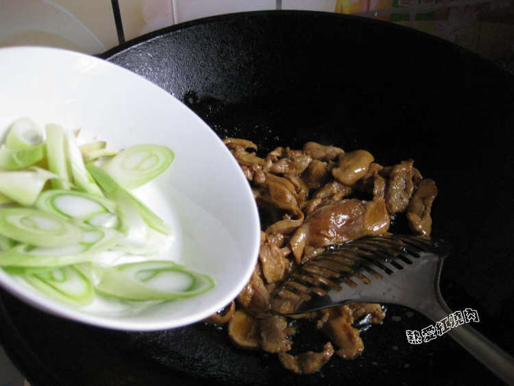 鸡片炒丝瓜步骤5