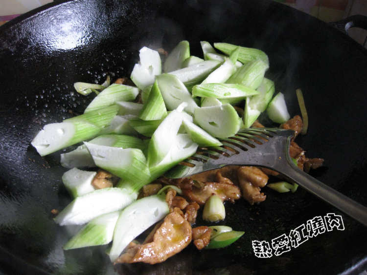 鸡片炒丝瓜步骤6